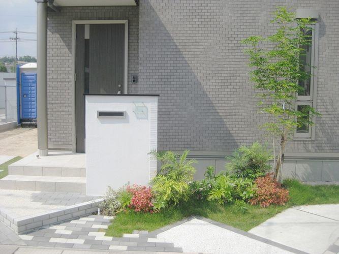 Other local. It is a gorgeous entrance before in planting