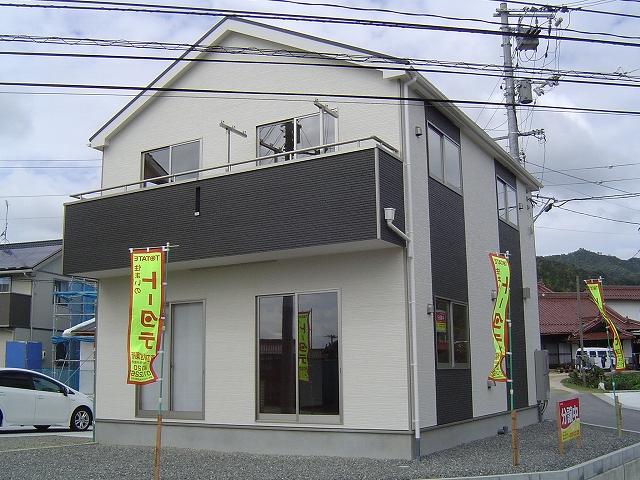 Local appearance photo. Near comfortable child-rearing environment in elementary school! 