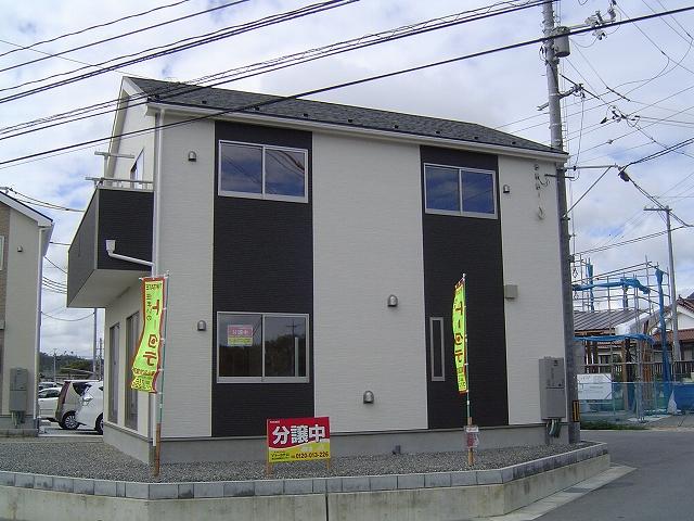 Local appearance photo. Local (10 May 2013) Shooting