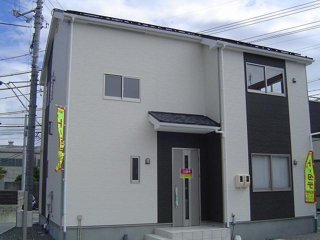 Local appearance photo. Local (10 May 2013) Shooting