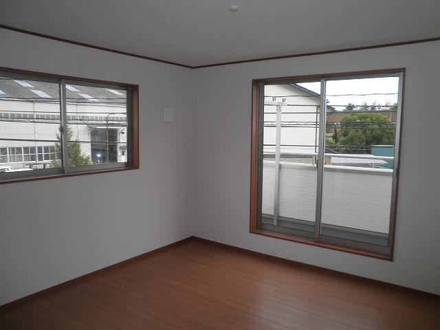 Non-living room. Indoor (10 May 2013) Shooting