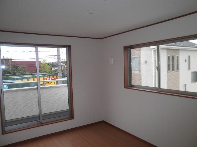 Non-living room. Indoor (10 May 2013) Shooting