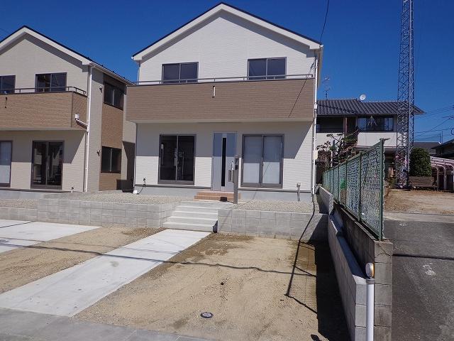 Local appearance photo. Local (10 May 2013) Shooting