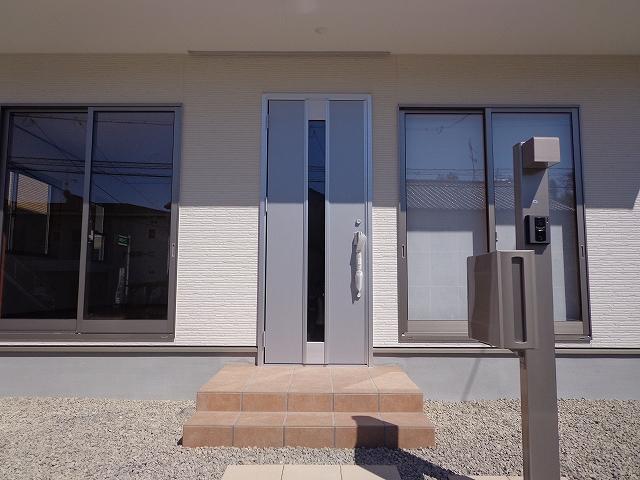 Entrance. Local (10 May 2013) Shooting