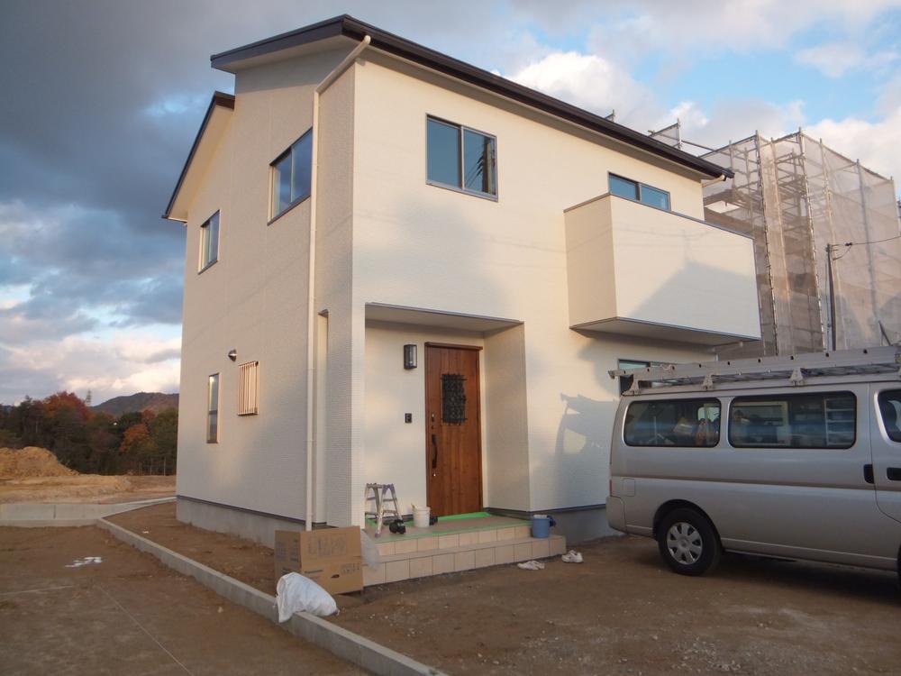 Local appearance photo. Local (11 May 2013) Shooting