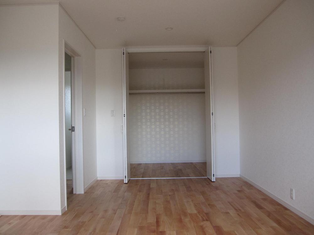 Non-living room. Indoor (11 May 2013) Shooting