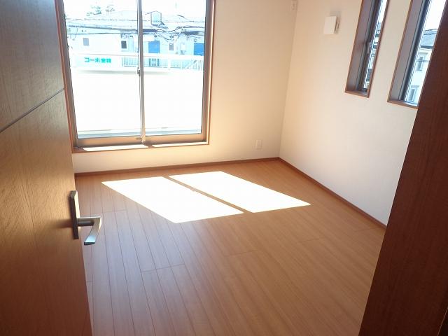 Non-living room. Indoor (10 May 2013) Shooting