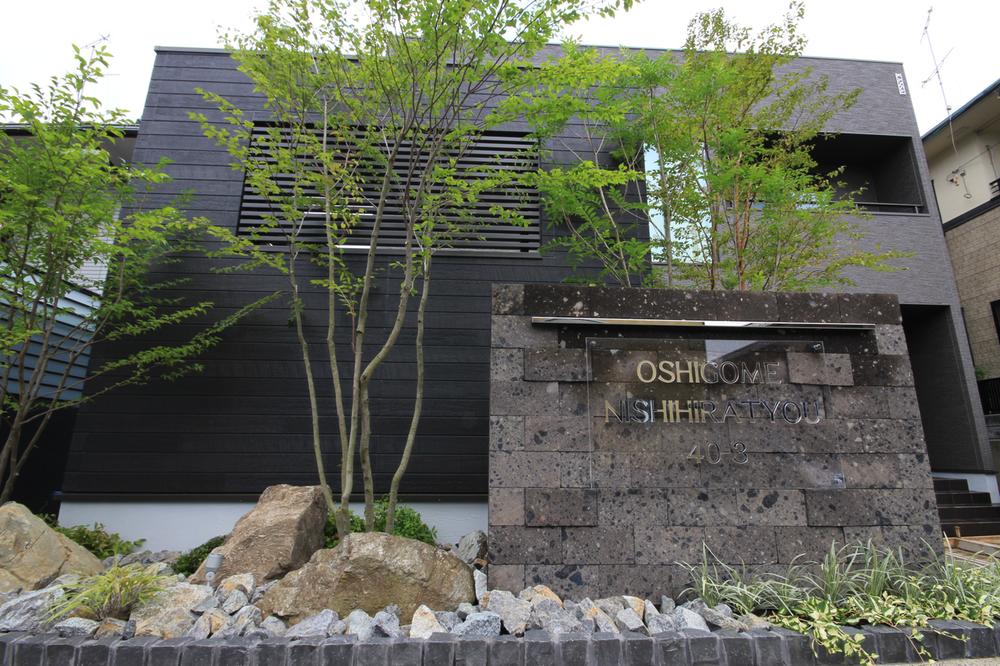 Same specifications photos (appearance). Upscale resort and modern house / Same specifications