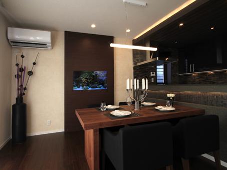 The moment you enter the room, You should realize that it is a mansion that fine a different atmosphere drifts and other dwelling. Integrated with the space also large-screen television installed 60 inches on the wall of the living room. A TV 40-inch to enjoy the aquarium also to dining. In the video system of the new sensation it has been subjected to space, Entrusted himself to the specially select has been high-quality interior furniture, Fun the lives of families in the free style free .... Special time, such as if it had become a thing of the day-to-day like a luxury hotel. Even more than the space design that can feel the elation, such as the hotel in pursuit of luxury, High cost performance also charm. The special sale of terms of furniture with, Such as adopting the system kitchen and bathroom of Yamaha, Enhancement also equipment to fulfill a fine living. A variety of equipment ・ While incorporating the specifications, In the Kansai House, They are selling at attractive prices this hotel-like residence of "29 million yen.". 