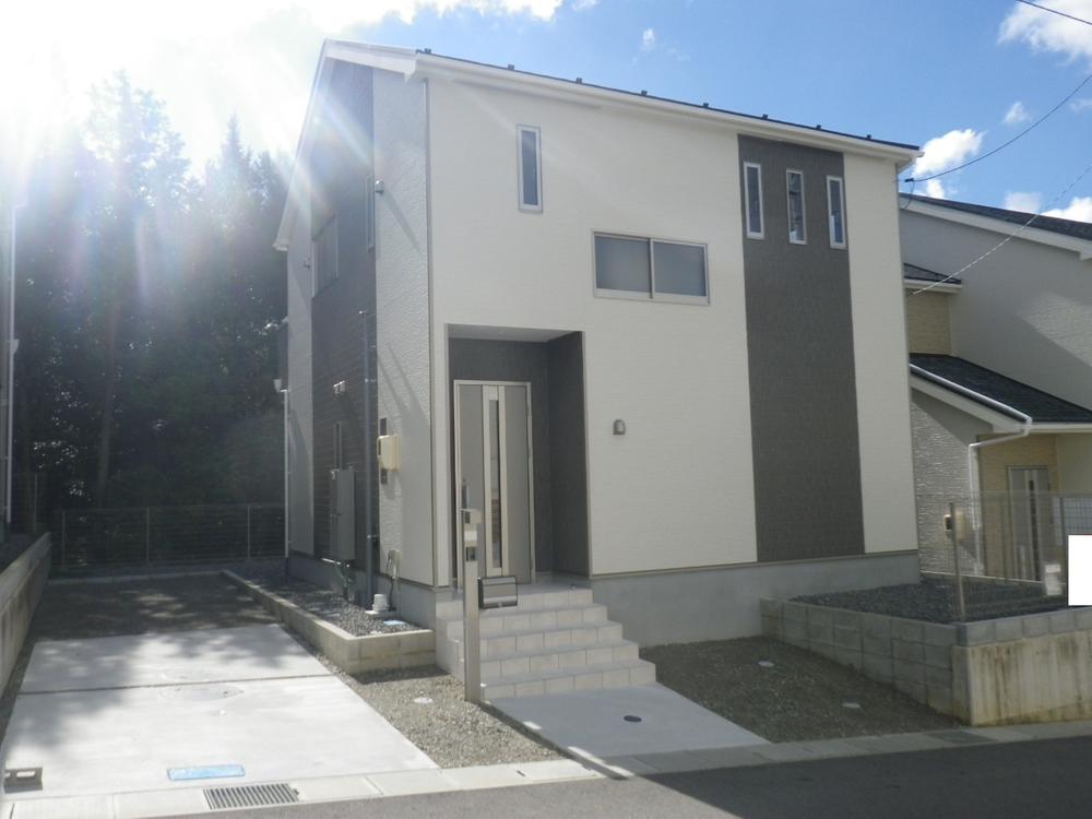 Local appearance photo. Local (10 May 2013) Shooting