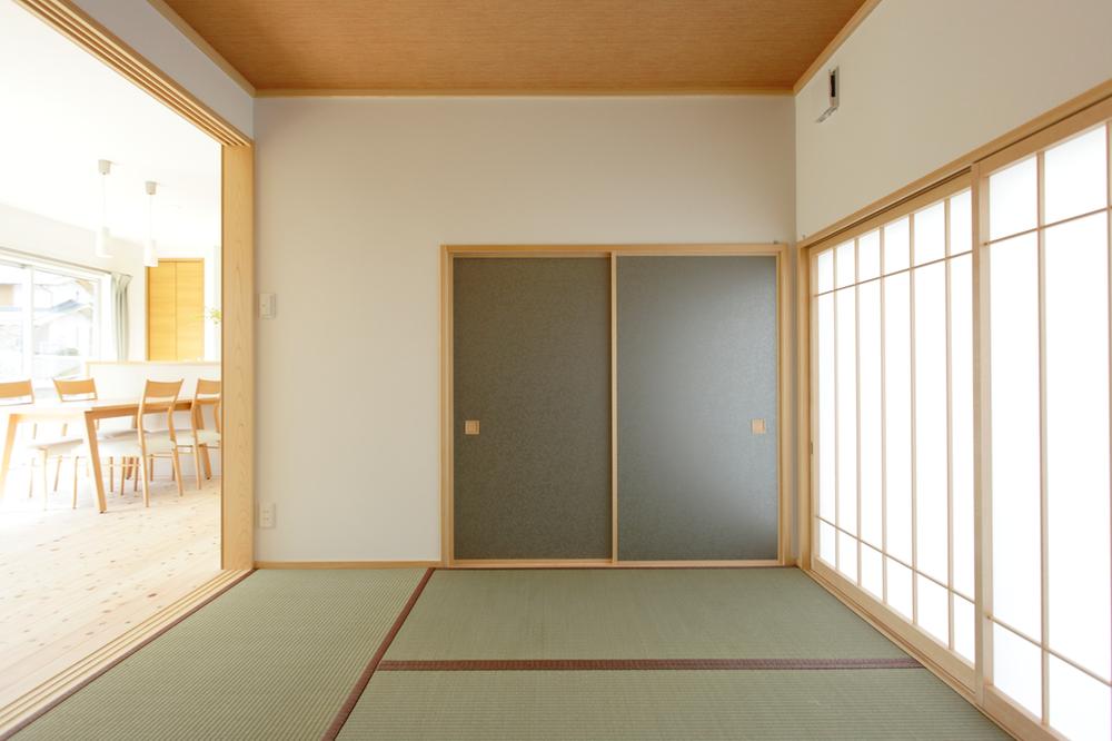 Model house photo.  [22-13] Japanese-style room