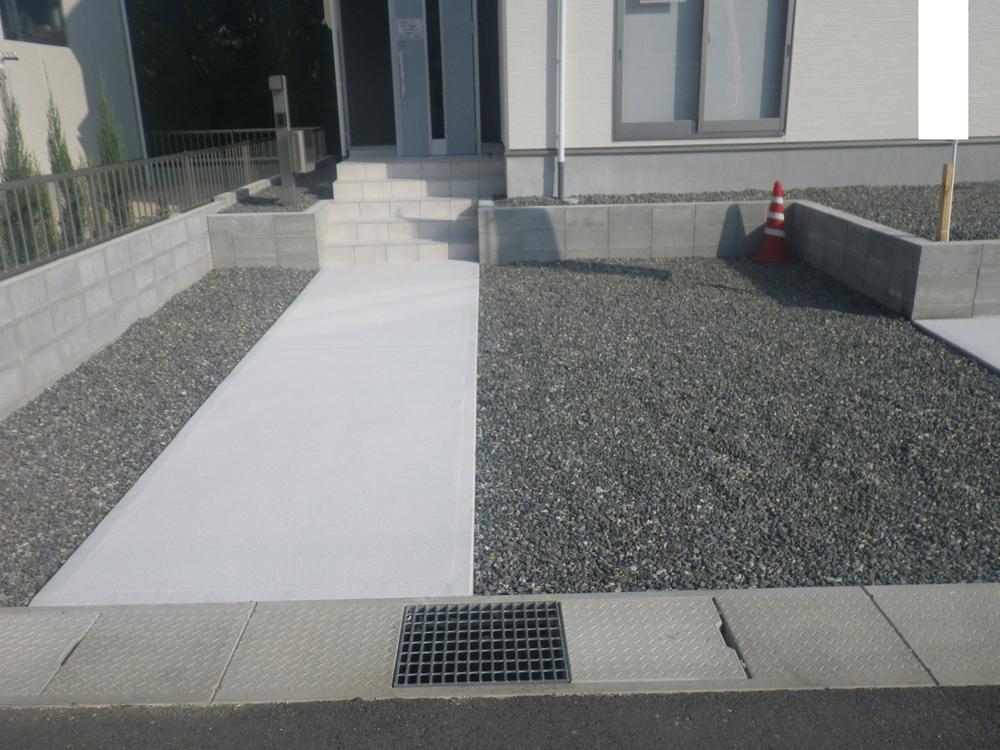 Parking lot. Local (11 May 2013) Shooting