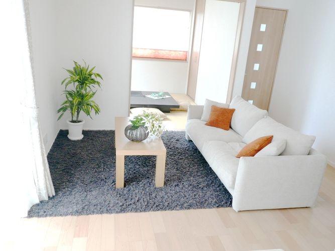 Other local. Family gather living