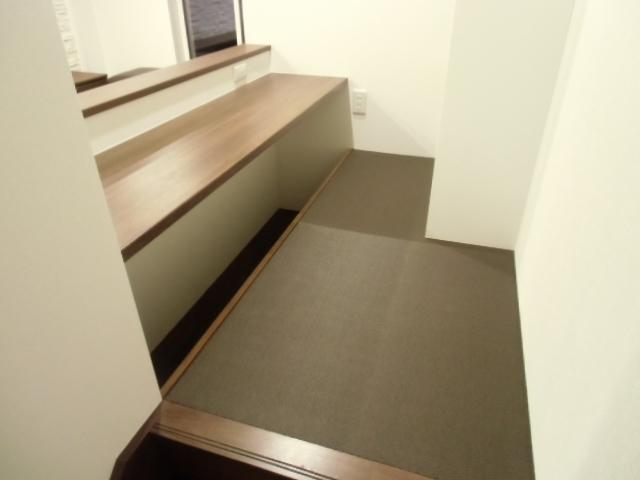 Living. Hobby space can also be used as a playground for children. 