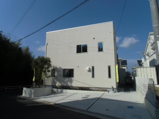 Local appearance photo. Local stage up is, Us with the more comfortable the roof space. 