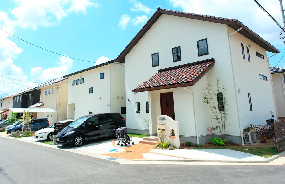 Sale already cityscape photo. Sale already the city average