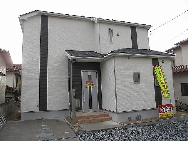 Local appearance photo. Local (11 May 2013) Shooting