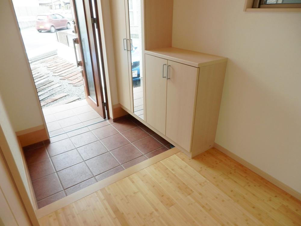 Entrance. Local (August 2013) Shooting