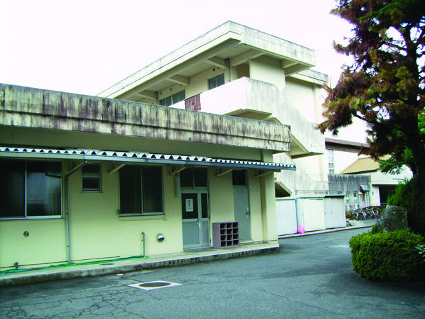 Junior high school. Takaya 850m until junior high school