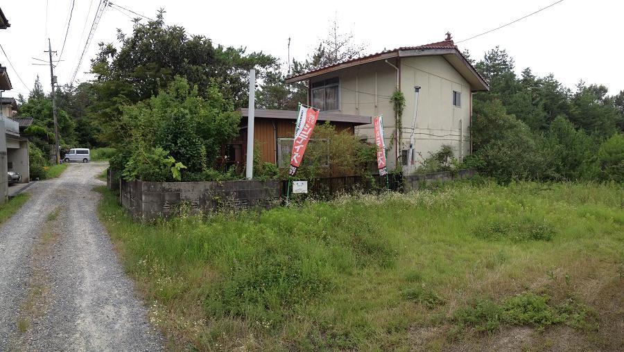 Local photos, including front road. Local (July 2013) shooting with status quo Furuya, Vacant lot passes