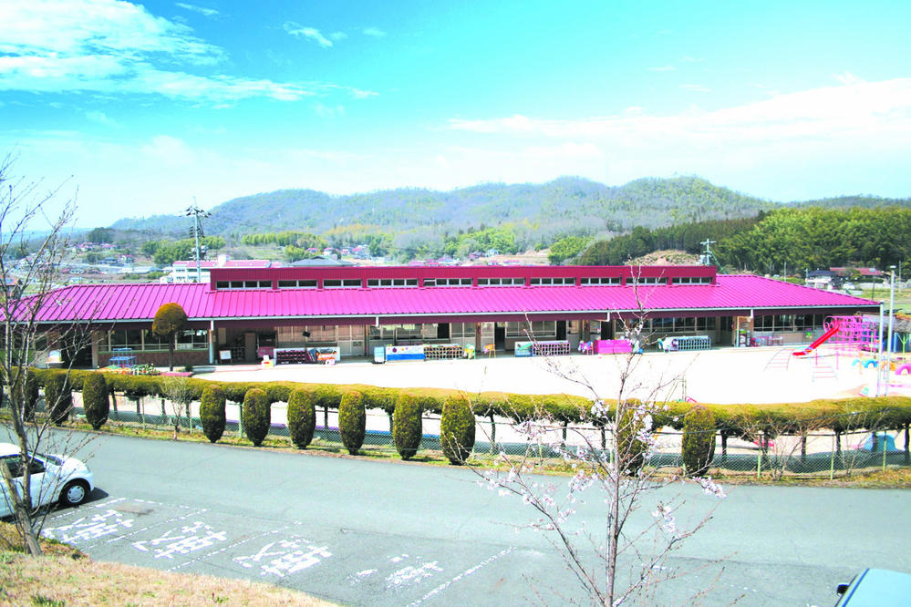 kindergarten ・ Nursery. 440m walk to the snack nursery about 6 minutes, 1 minute by car. Is a nursery located in the immediate vicinity of this apartment complex. 