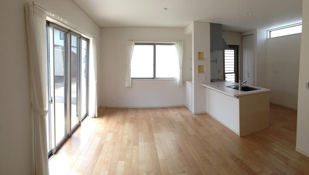 Living. May day, Because away from the main street, Living to be able to spend quietly calm