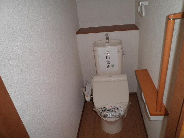 Toilet. Indoor (September 2013) Shooting