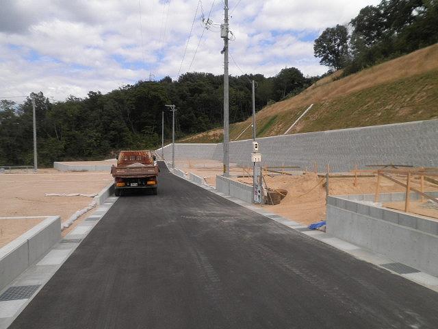 Local photos, including front road. Local (11 May 2013) Shooting