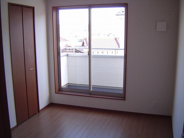 Non-living room. Indoor (11 May 2013) Shooting