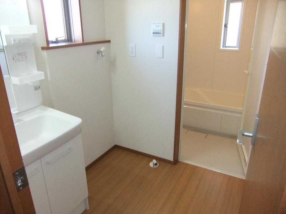 Wash basin, toilet. Indoor (10 May 2013) Shooting