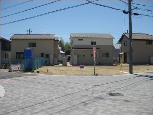 Other local. primary school ・ Junior high school proximity, Ion shopping center within walking distance!