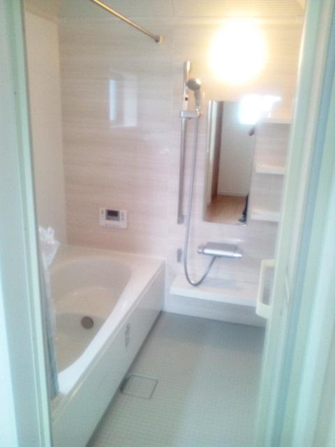 Bathroom. With bathroom drying heater, Very active in the clothing of the dry and bathing before the heating.