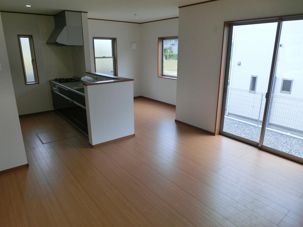 Living. (September 2013) Shooting