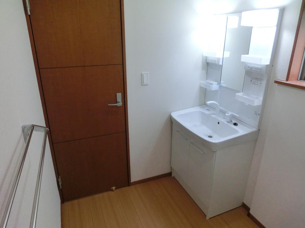 Bathroom. (September 2013) Shooting