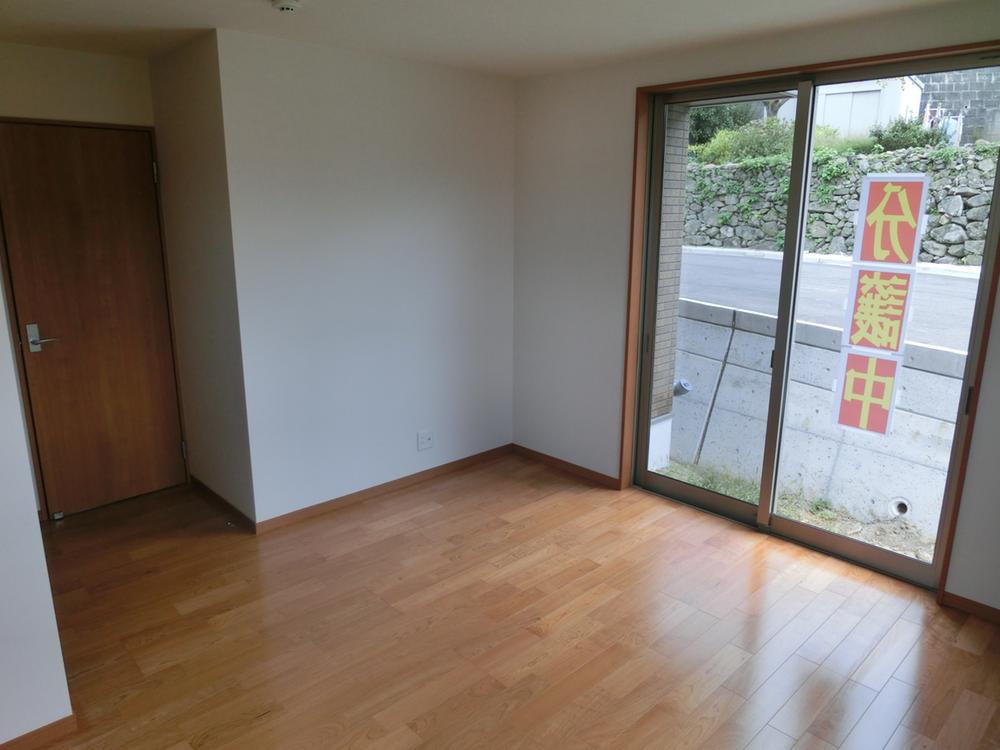 Non-living room. (September 2013) Shooting