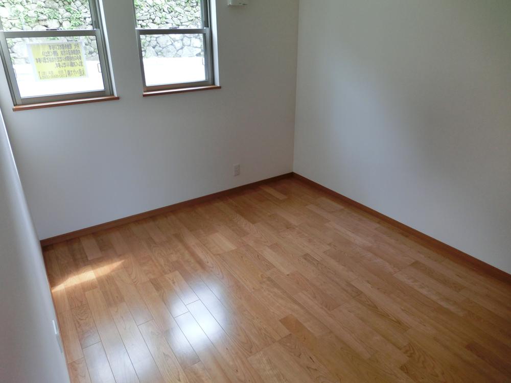 Non-living room. (September 2013) Shooting