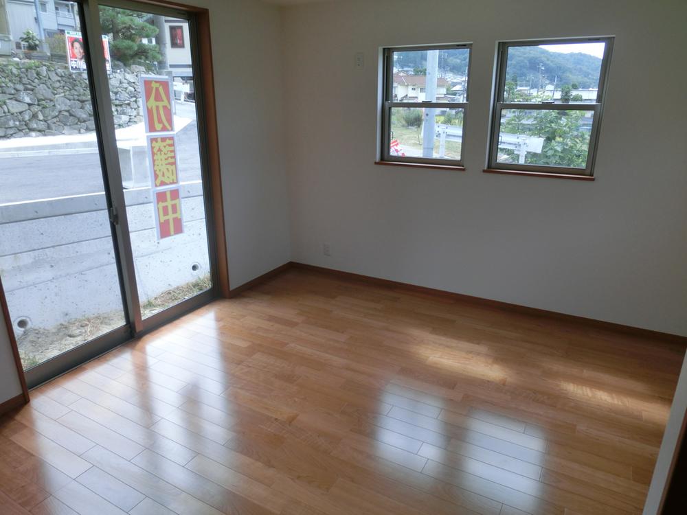 Non-living room. (September 2013) Shooting