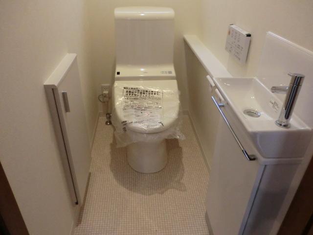 Toilet. Indoor (June 2013) Shooting