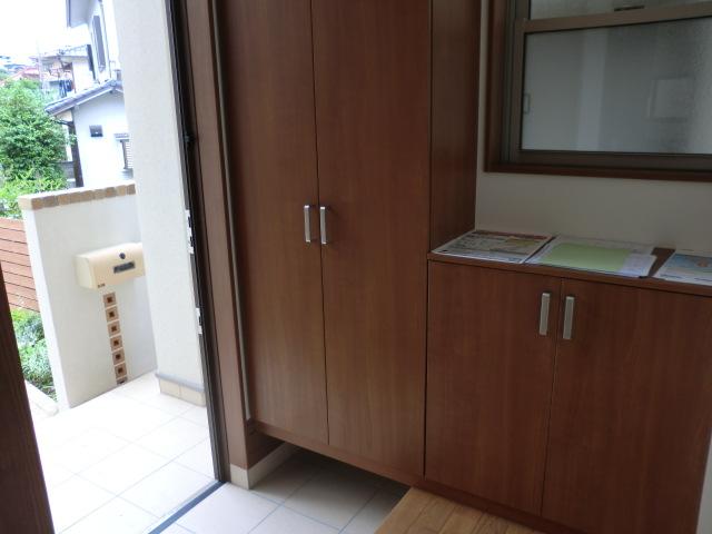 Entrance. Indoor (June 2013) Shooting