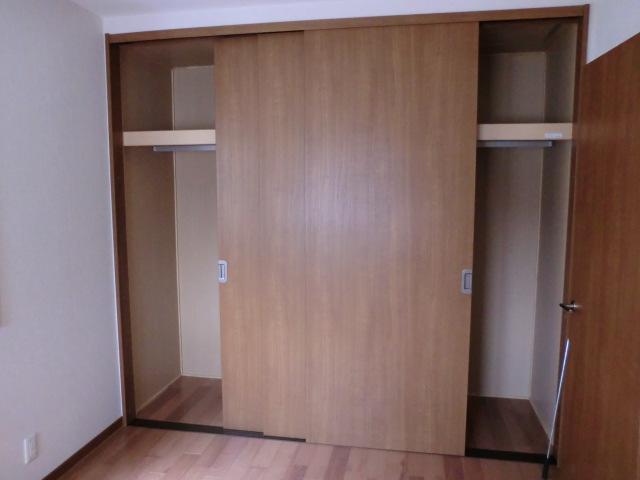 Other introspection. Indoor (June 2013) Shooting