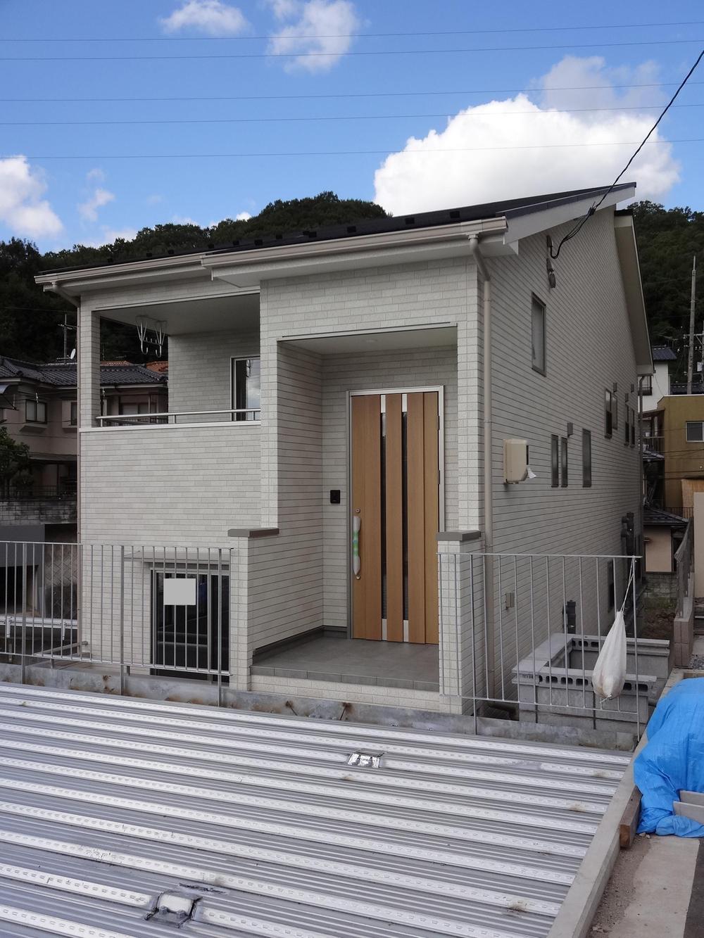 Local appearance photo. Local (10 May 2013) Shooting