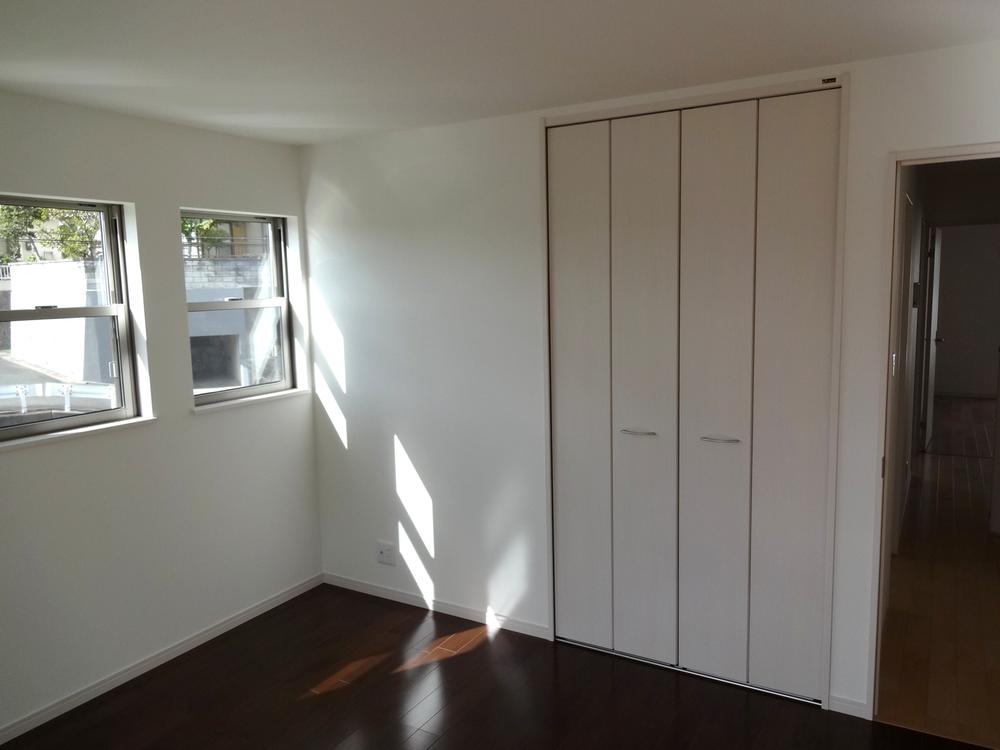 Non-living room. Indoor (10 May 2013) Shooting