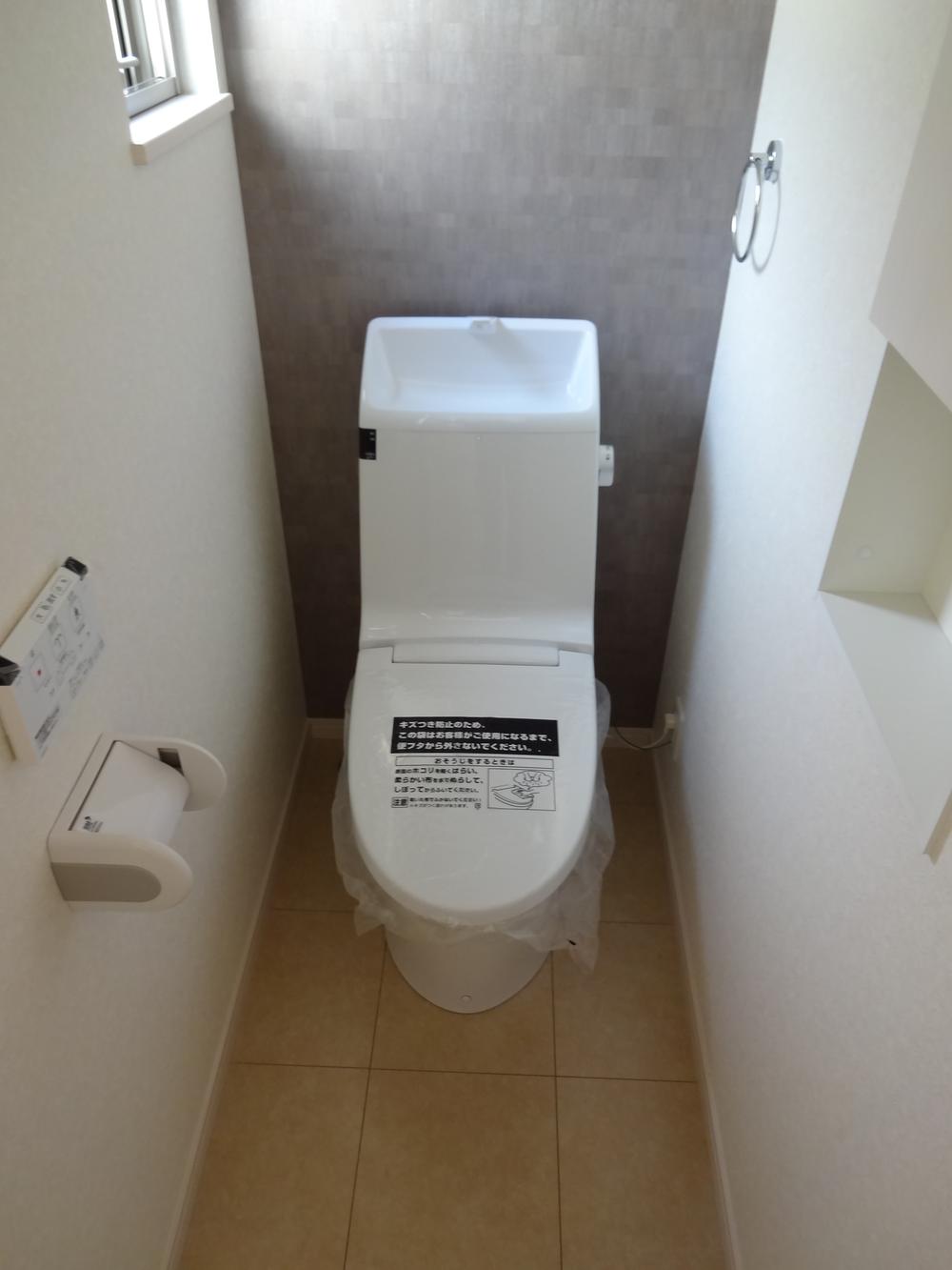 Toilet. Indoor (10 May 2013) Shooting