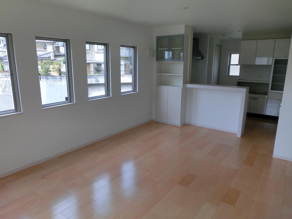 Living. (September 2013) Shooting