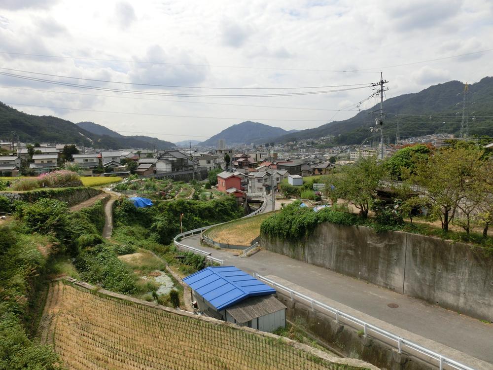 View photos from the dwelling unit. (September 2013) Shooting