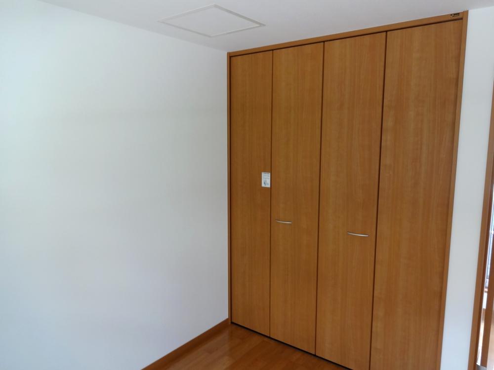 Non-living room. Indoor (10 May 2013) Shooting