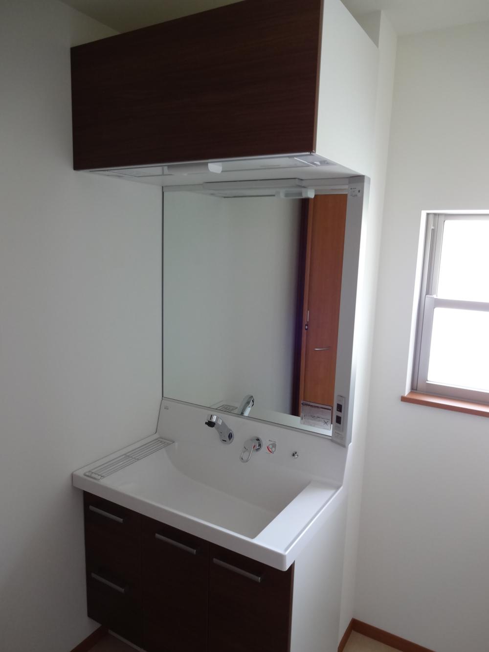 Wash basin, toilet. Indoor (10 May 2013) Shooting