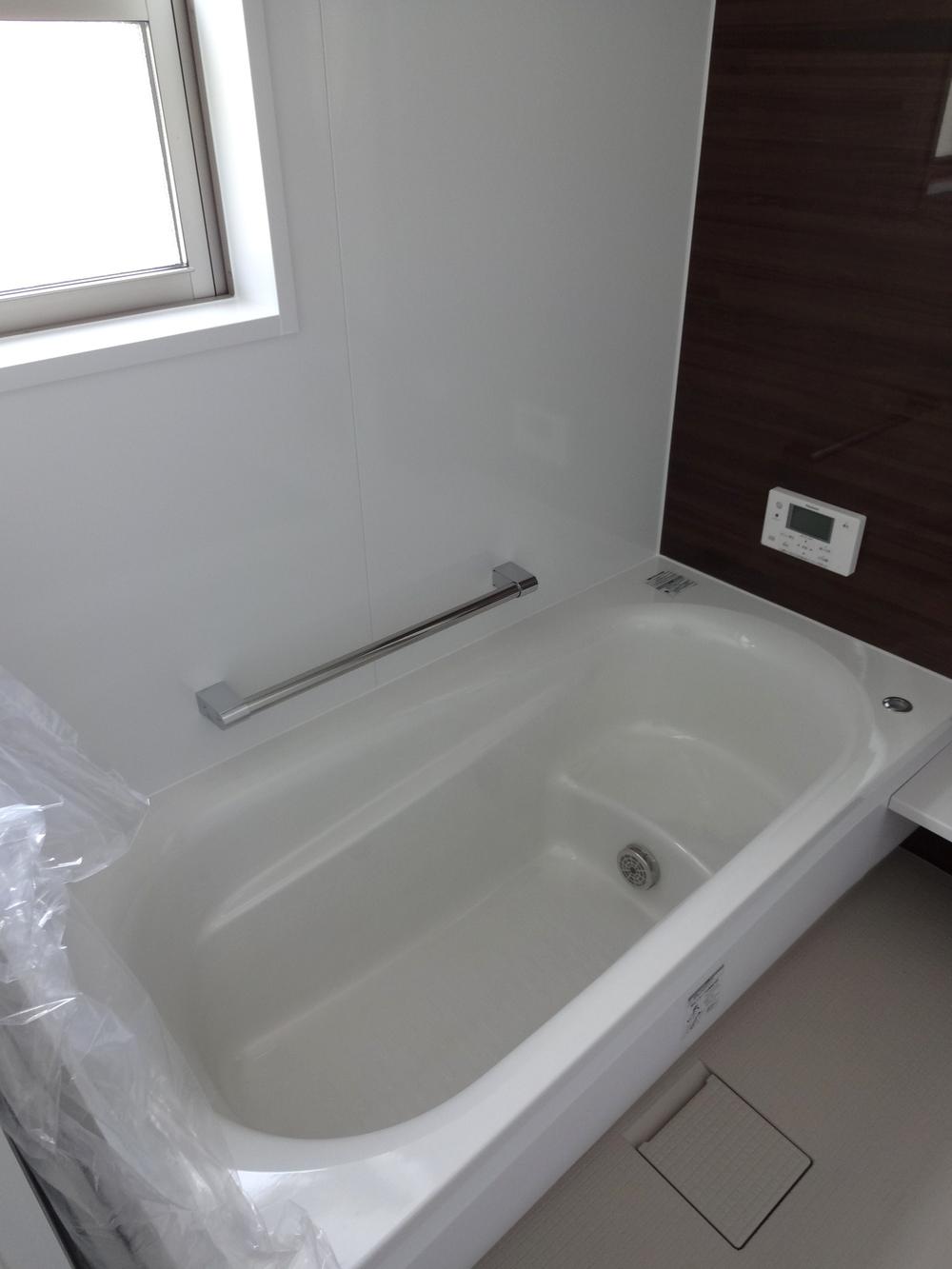 Bathroom. Indoor (10 May 2013) Shooting Second floor bathroom