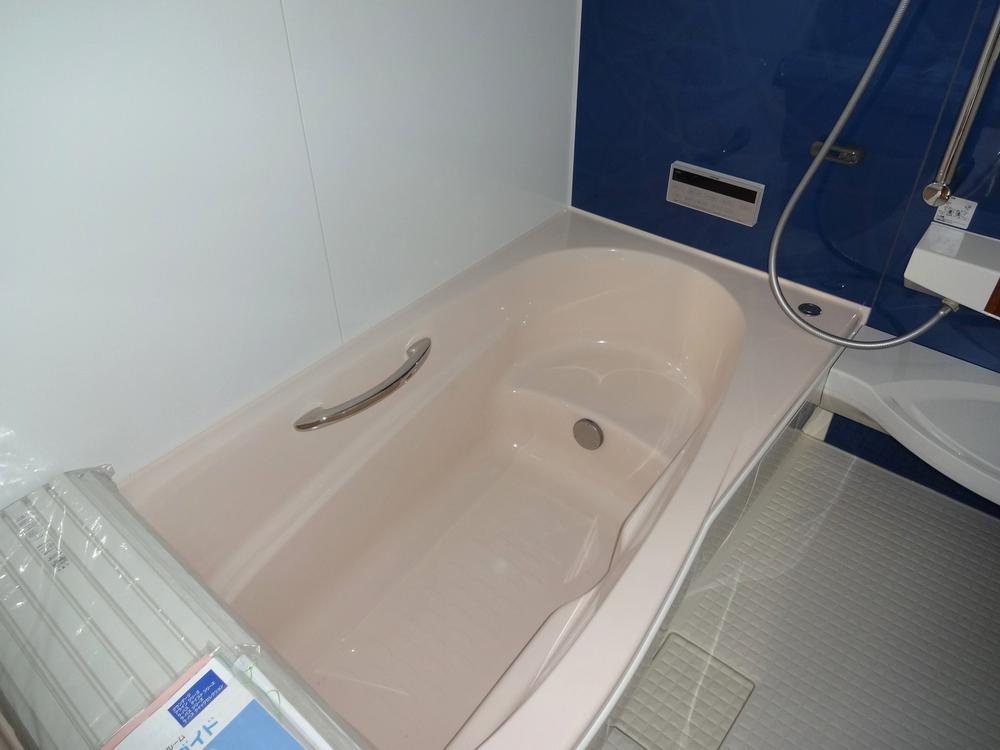 Bathroom. Indoor (11 May 2013) Shooting