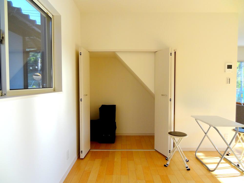 Receipt. With even a convenient storage under the stairs